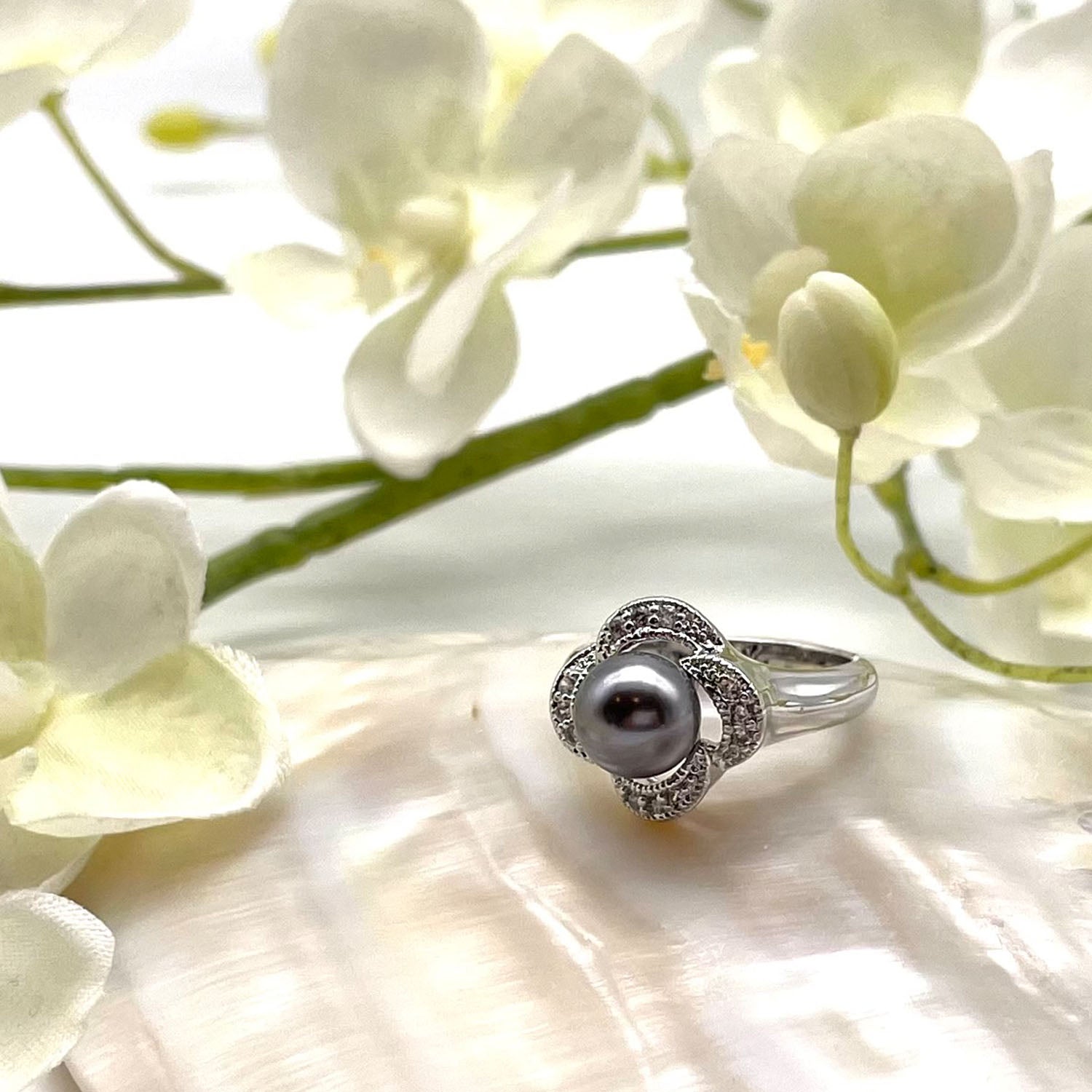 Pearl & Pave CZ Diamond Clover Ring, Silver - Zahra Jewelry